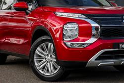 2022 Mitsubishi Outlander LS