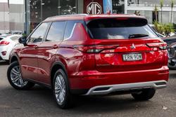 2022 Mitsubishi Outlander LS