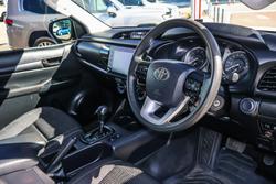 2023 Toyota Hilux SR