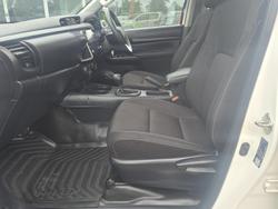 2022 Toyota Hilux SR