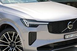 2025 Volvo XC90 Ultra T8 Plug-In Hybrid Dark