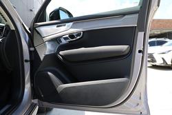 2025 Volvo XC90 Ultra T8 Plug-In Hybrid Dark