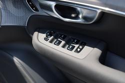 2025 Volvo XC90 Ultra T8 Plug-In Hybrid Dark