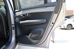 2025 Volvo XC90 Ultra T8 Plug-In Hybrid Dark