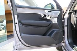 2025 Volvo XC90 Ultra T8 Plug-In Hybrid Dark