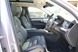 2025 Volvo XC90 Ultra T8 Plug-In Hybrid Dark