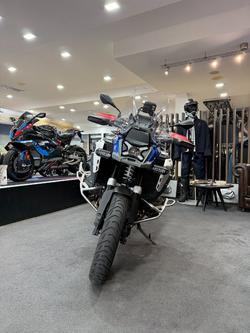 2025 BMW Motorrad R 1300 GS ADVENTURE TROPHY Racing Blue Metallic. (17-08)