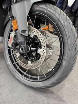 2025 BMW Motorrad R 1300 GS ADVENTURE TROPHY Racing Blue Metallic. (17-08)