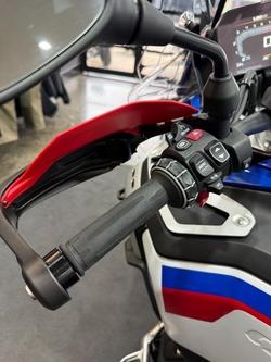 2025 BMW Motorrad R 1300 GS ADVENTURE TROPHY Racing Blue Metallic. (17-08)