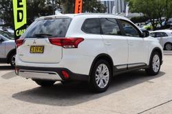 2020 Mitsubishi Outlander ES