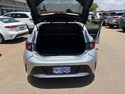 2024 Toyota Corolla Corolla Hatch 1.8L Hyb CVT SX 4E25120 001 Silver Pearl