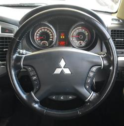 2017 Mitsubishi Pajero GLX