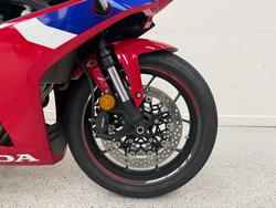 2025 Honda CBR650R Red