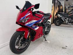 2025 Honda CBR650R Red
