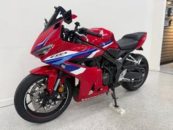 2025 Honda CBR650R Red