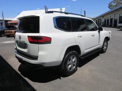 2023 Toyota Landcruiser VX