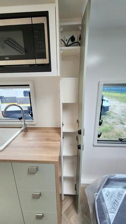 2026 New Age Caravans Manta Ray Expedition 18' My26