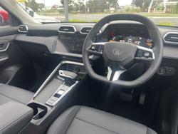 2025 MG ZS Essence Hybrid+