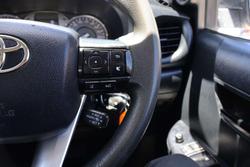 2022 Toyota Hilux SR