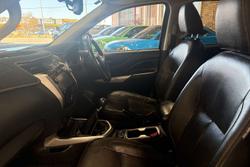 2017 Nissan Navara ST-X