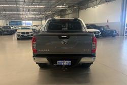 2017 Nissan Navara ST-X