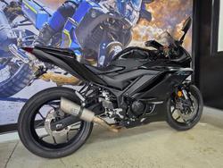 2023 Yamaha YZF-R3 BLACK