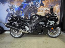 Suzuki GSX1300RA (hayabusa)