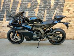 2025 YAMAHA YZF-R9 ROAD BLACK