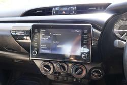 2022 Toyota Hilux SR