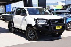 2022 Toyota Hilux SR