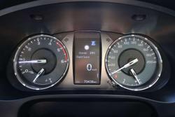 2022 Toyota Hilux SR