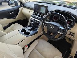2023 Toyota Landcruiser LC300 Sahara ZX (4x4)