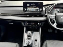 2021 Mitsubishi Outlander LS