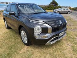 2024 Mitsubishi Outlander LS