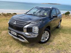 2024 Mitsubishi Outlander LS