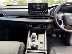 2024 Mitsubishi Outlander LS