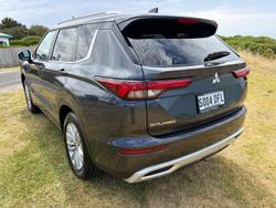 2024 Mitsubishi Outlander LS