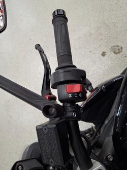 2022 Triumph STREET TRIPLE R Black