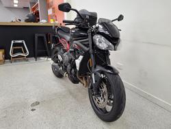 2022 Triumph STREET TRIPLE R Black