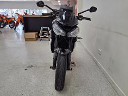 2022 Triumph STREET TRIPLE R Black