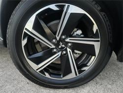 2024 Mitsubishi Eclipse Cross PHEV ES