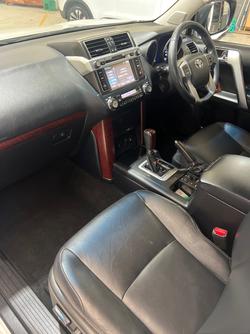 2017 Toyota Landcruiser Prado VX