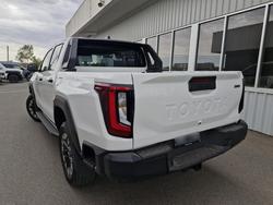 2026 Toyota Hilux SR5 48V