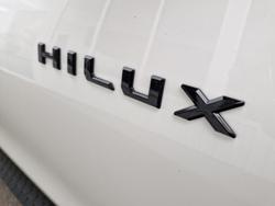 2026 Toyota Hilux SR5 48V