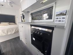 2026 Roadstar Safari Tamer 19'