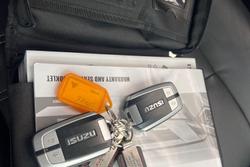 2020 Isuzu MU-X LS-T