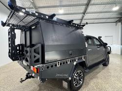 2023 Toyota Hilux SR5