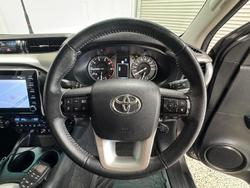2023 Toyota Hilux SR5