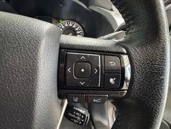 2023 Toyota Hilux SR5