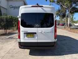 2022 LDV V80 LWB MID ROOF